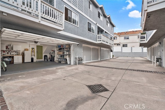 319 Emerald Street, Redondo Beach, California 90277, 2 Bedrooms Bedrooms, ,2 BathroomsBathrooms,Residential,Sold,Emerald,SB21122333