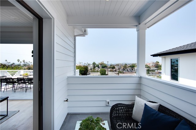 408 Francisca Avenue, Redondo Beach, California 90277, 5 Bedrooms Bedrooms, ,5 BathroomsBathrooms,Residential,Sold,Francisca,SB20169489
