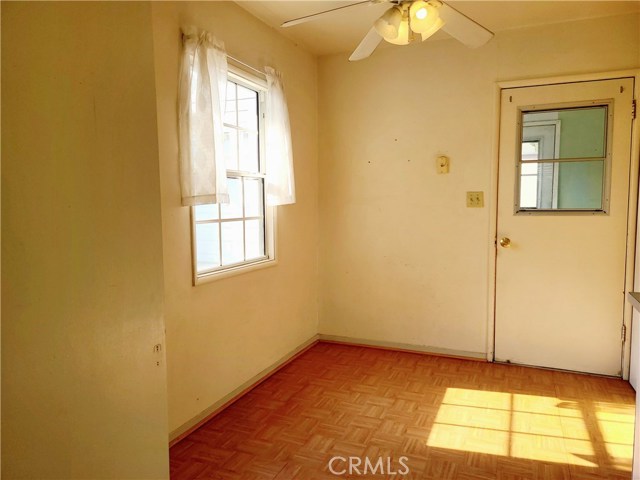 Dining Area Dining Area