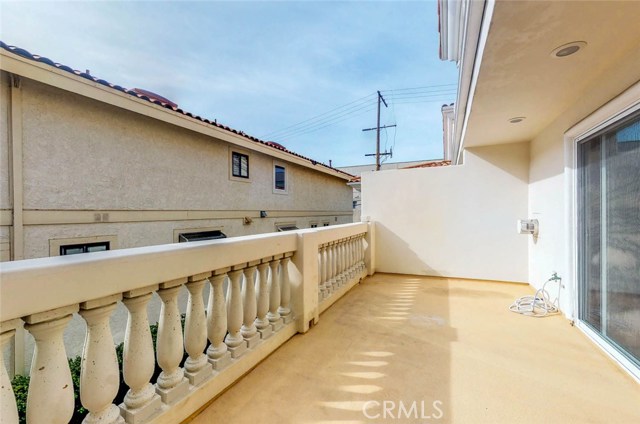 Master / Living Room Balcony - 2nd Floor