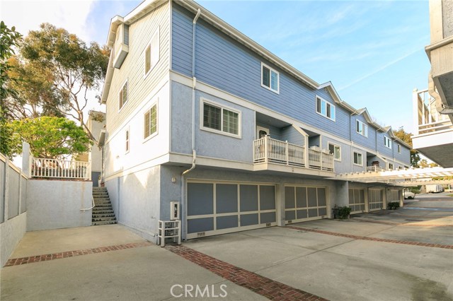 317 Broadway, Redondo Beach, California 90277, 3 Bedrooms Bedrooms, ,3 BathroomsBathrooms,Residential,Sold,Broadway,SB19028147