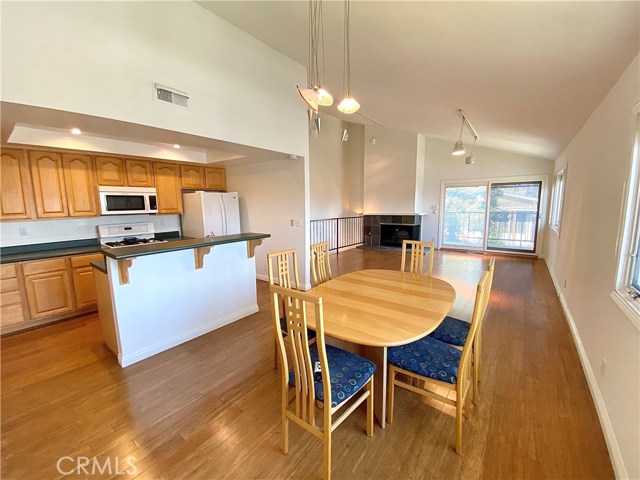 1401 12th Street, Manhattan Beach, California 90266, 3 Bedrooms Bedrooms, ,2 BathroomsBathrooms,Residential,Sold,12th,SB20043052