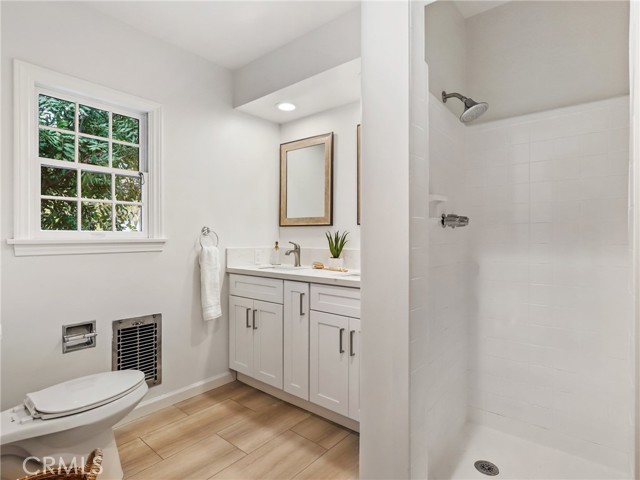 2 Bed Home for Sale in Van Nuys, California