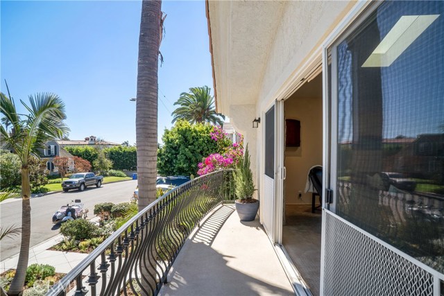 3529 Pine Avenue, Manhattan Beach, California 90266, 4 Bedrooms Bedrooms, ,Residential,Sold,Pine,SB18230875