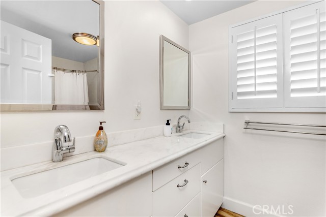 826 Knob Hill Avenue, Redondo Beach, California 90277, 4 Bedrooms Bedrooms, ,2 BathroomsBathrooms,Residential,Sold,Knob Hill,SB21084107