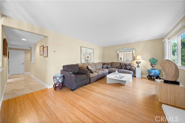 400 Faye Lane, Redondo Beach, California 90277, 4 Bedrooms Bedrooms, ,2 BathroomsBathrooms,Residential,Sold,Faye,SB21058245