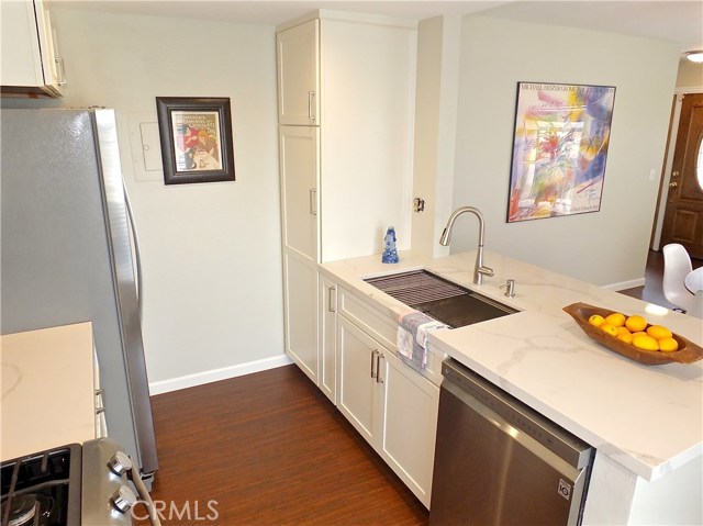 1104 Harkness Lane, Redondo Beach, California 90278, 3 Bedrooms Bedrooms, ,2 BathroomsBathrooms,Residential,Sold,Harkness,PW18238945