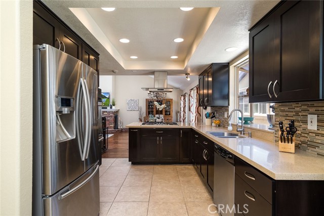 2007 Carnegie Lane, Redondo Beach, California 90278, 3 Bedrooms Bedrooms, ,2 BathroomsBathrooms,Residential,Sold,Carnegie,SB19187056