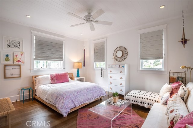 724 29th Street, Manhattan Beach, California 90266, 4 Bedrooms Bedrooms, ,3 BathroomsBathrooms,Residential,Sold,29th,SB19279046