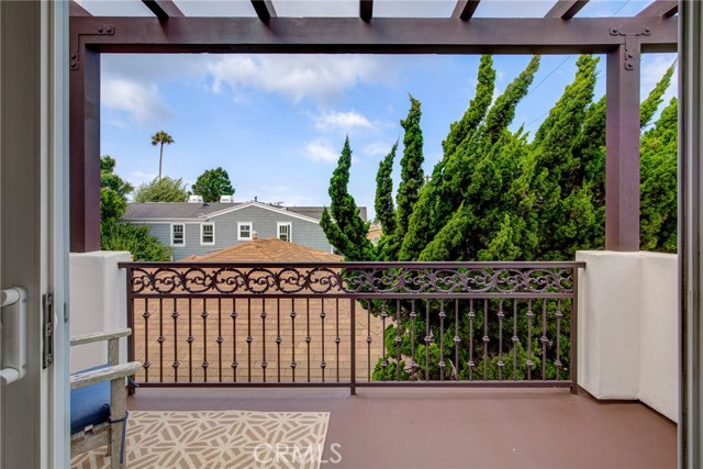 1144 9th Street, Hermosa Beach, California 90254, 5 Bedrooms Bedrooms, ,4 BathroomsBathrooms,Residential,Sold,9th,SB19216948
