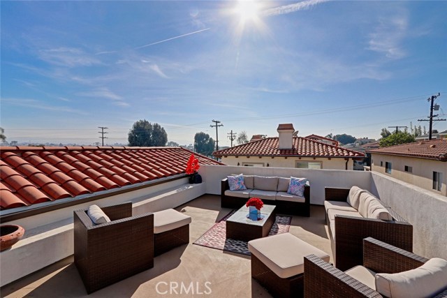 502 Juanita Avenue, Redondo Beach, California 90277, 3 Bedrooms Bedrooms, ,3 BathroomsBathrooms,Residential,Sold,Juanita,SB18028945