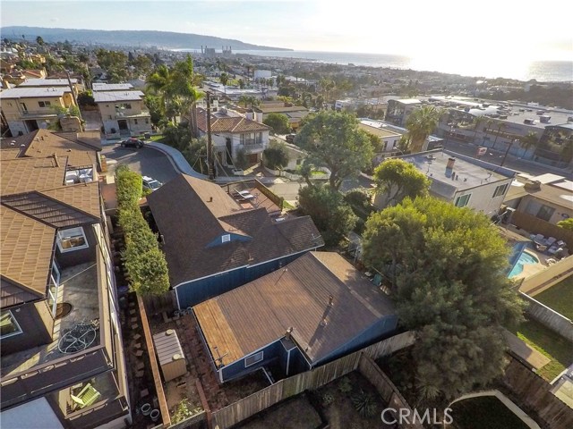 909 17th Street, Hermosa Beach, California 90254, ,Residential Income,Sold,17th,SB18014958