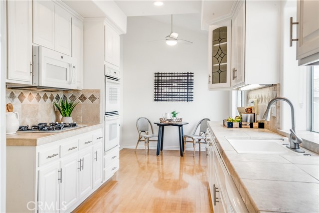 2225 Mathews Avenue, Redondo Beach, California 90278, 3 Bedrooms Bedrooms, ,2 BathroomsBathrooms,Residential,Sold,Mathews,PV21085023