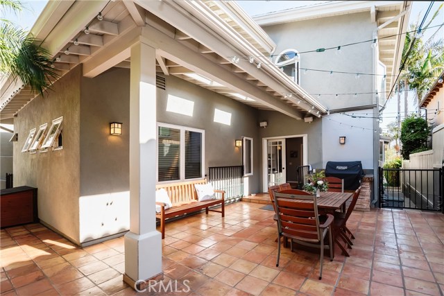 569 31st Street, Manhattan Beach, California 90266, 5 Bedrooms Bedrooms, ,3 BathroomsBathrooms,Residential,Sold,31st,SB20164744