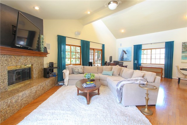 2213 Mathews Avenue, Redondo Beach, California 90278, 3 Bedrooms Bedrooms, ,2 BathroomsBathrooms,Residential,Sold,Mathews,SB17158341