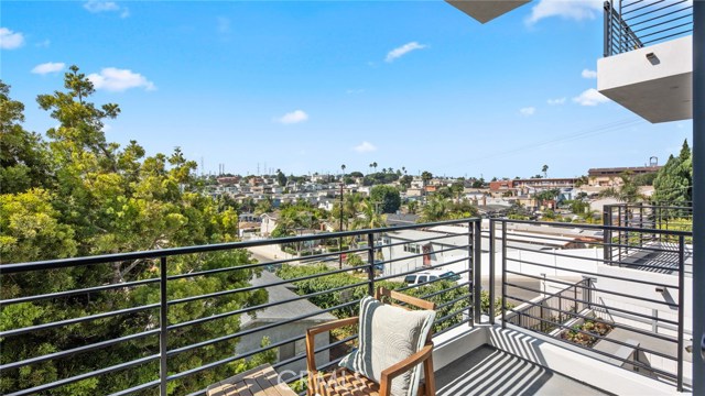 1700 Carlson Ln, Redondo Beach, California 90278, 3 Bedrooms Bedrooms, ,3 BathroomsBathrooms,Residential,Sold,Carlson Ln,PV20186128