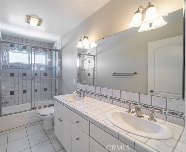 2521 Gates Avenue, Redondo Beach, California 90278, 5 Bedrooms Bedrooms, ,2 BathroomsBathrooms,Residential,Sold,Gates,SB20108689