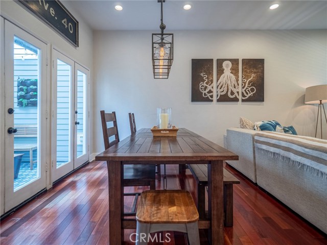 1304 12th Street, Manhattan Beach, California 90266, 2 Bedrooms Bedrooms, ,2 BathroomsBathrooms,Residential,Sold,12th,SB20056135
