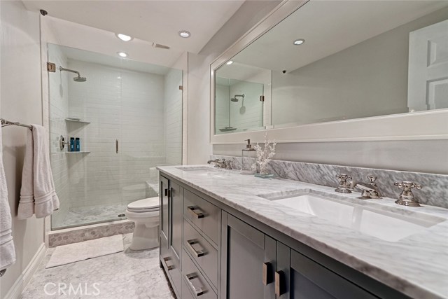 230 Guadalupe Avenue, Redondo Beach, California 90277, 2 Bedrooms Bedrooms, ,1 BathroomBathrooms,Residential,Sold,Guadalupe,SB17248817