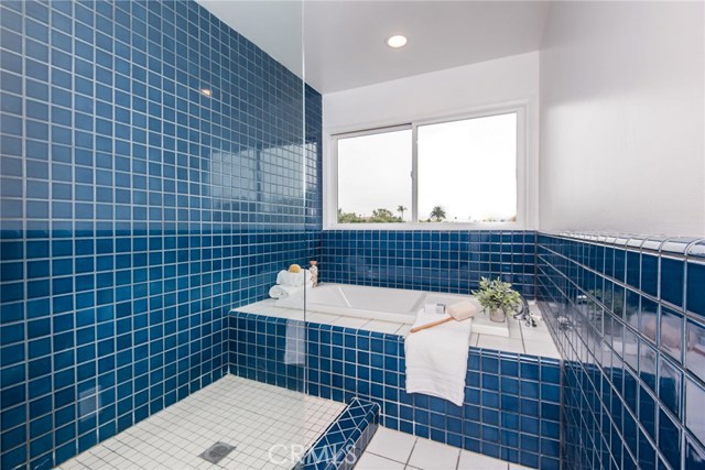 616 24th Place, Hermosa Beach, California 90254, 4 Bedrooms Bedrooms, ,3 BathroomsBathrooms,Residential,Sold,24th,SB18232429