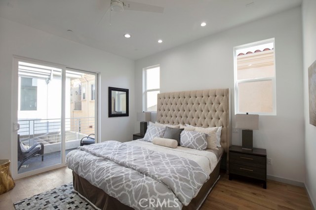 213 Juanita Avenue, Redondo Beach, California 90277, 4 Bedrooms Bedrooms, ,4 BathroomsBathrooms,Residential,Sold,Juanita,SB19068362