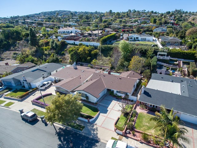 2142 Santa Rena Drive, Rancho Palos Verdes, California 90275, 4 Bedrooms Bedrooms, ,2 BathroomsBathrooms,Residential,Sold,Santa Rena,PV18037589