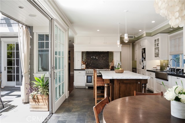 598 33rd Street, Manhattan Beach, California 90266, 5 Bedrooms Bedrooms, ,5 BathroomsBathrooms,Residential,Sold,33rd,SB21107096