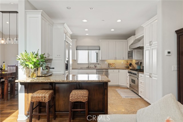 621 Broadway, Redondo Beach, California 90277, 4 Bedrooms Bedrooms, ,2 BathroomsBathrooms,Residential,Sold,Broadway,SB21036343