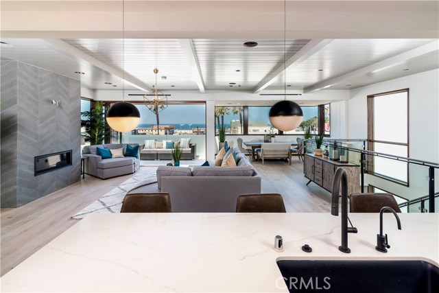 1120 Palm Drive, Hermosa Beach, California 90254, 4 Bedrooms Bedrooms, ,2 BathroomsBathrooms,Residential,Sold,Palm,SB18149119