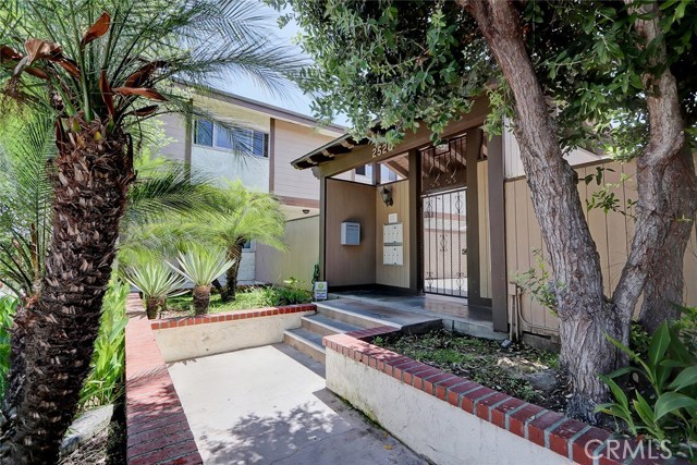 2520 Graham Avenue, Redondo Beach, California 90278, 2 Bedrooms Bedrooms, ,1 BathroomBathrooms,Residential,Sold,Graham,SB20150608