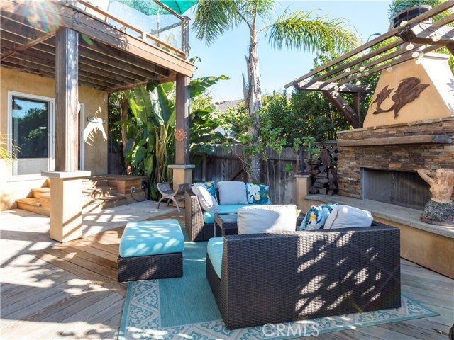 1158 8th Street, Hermosa Beach, California 90254, 3 Bedrooms Bedrooms, ,1 BathroomBathrooms,Residential,Sold,8th,SB20088189