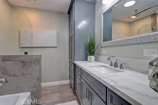 2300 Carnegie Lane, Redondo Beach, California 90278, 3 Bedrooms Bedrooms, ,2 BathroomsBathrooms,Residential,Sold,Carnegie,SB18281949