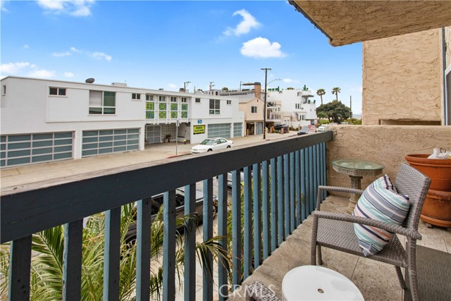 77 15th Street, Hermosa Beach, California 90254, 3 Bedrooms Bedrooms, ,3 BathroomsBathrooms,Residential,Sold,15th,SB21095401