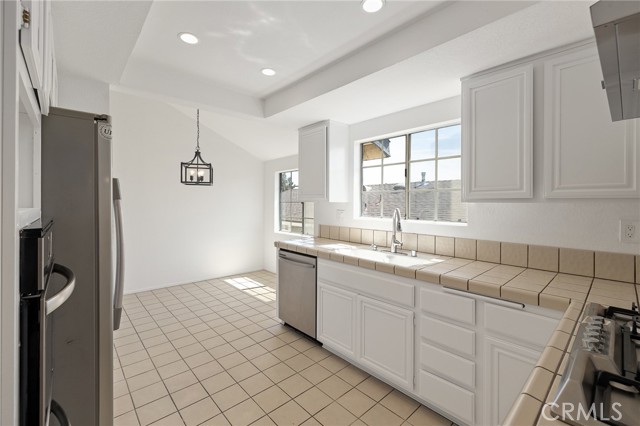 2106 Perkins Lane, Redondo Beach, California 90278, 3 Bedrooms Bedrooms, ,2 BathroomsBathrooms,Residential,Sold,Perkins,SB21112365