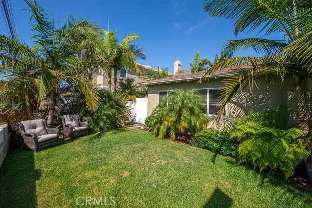 2201 Robinson Street, Redondo Beach, California 90278, 2 Bedrooms Bedrooms, ,1 BathroomBathrooms,Residential,Sold,Robinson,SB20178302