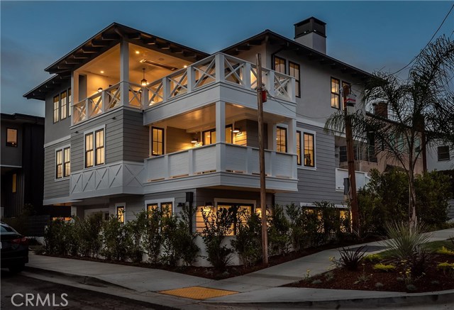 913 5th Street, Hermosa Beach, California 90254, 4 Bedrooms Bedrooms, ,3 BathroomsBathrooms,Residential,Sold,5th,SB19171700