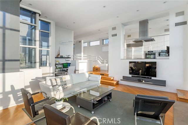 Living room / TV room