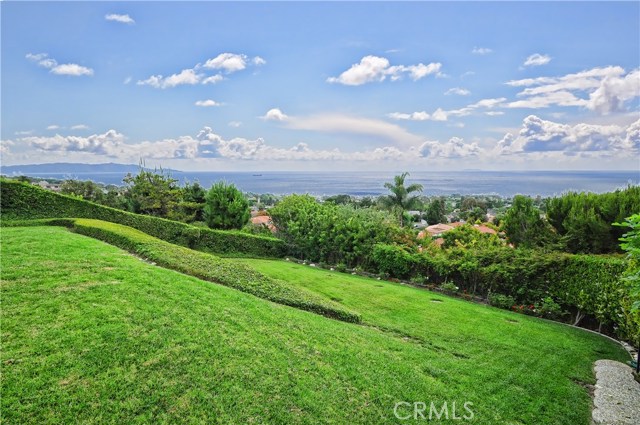 Large grassy area as well as spectacular ocean view.