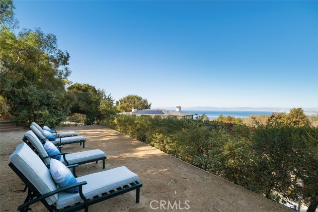 2704 Via Elevado, Palos Verdes Estates, California 90274, 4 Bedrooms Bedrooms, ,2 BathroomsBathrooms,Residential,Sold,Via Elevado,PV21037747