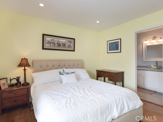 110 Juanita Avenue, Redondo Beach, California 90277, 2 Bedrooms Bedrooms, ,1 BathroomBathrooms,Residential,Sold,Juanita,SB19190456