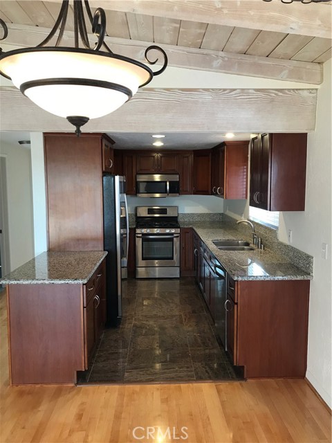 Nice updated kitchen.