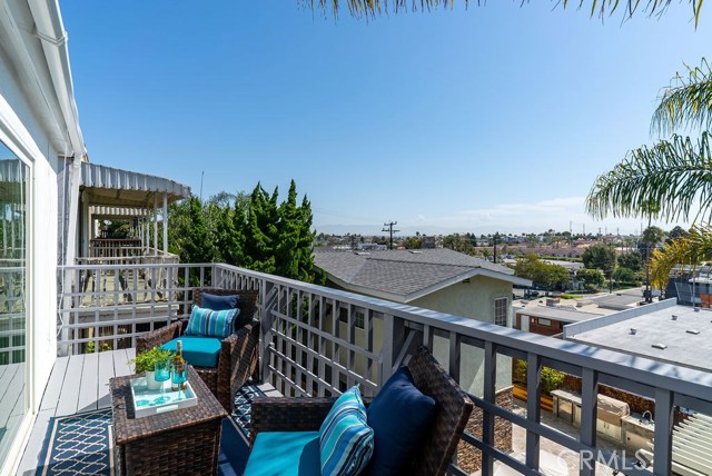 1630 Wollacott Street, Redondo Beach, California 90278, 3 Bedrooms Bedrooms, ,2 BathroomsBathrooms,Residential,Sold,Wollacott,SB19223418