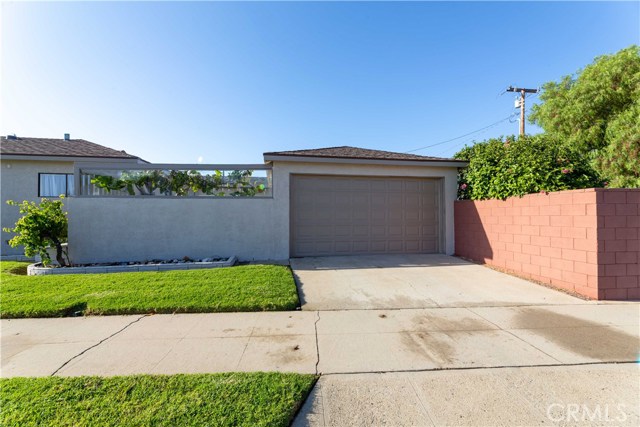 500 Paulina Avenue, Redondo Beach, California 90277, 3 Bedrooms Bedrooms, ,1 BathroomBathrooms,Residential,Sold,Paulina,PW19227875