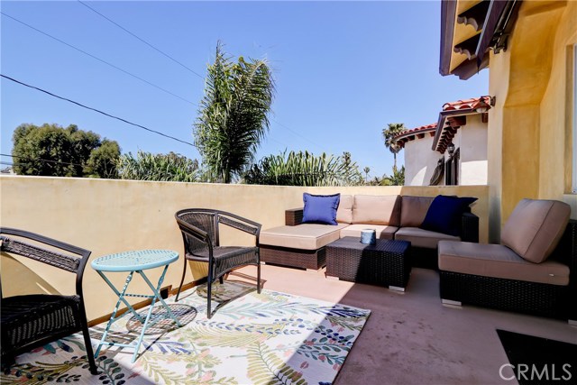 202 Irena Avenue, Redondo Beach, California 90277, 3 Bedrooms Bedrooms, ,2 BathroomsBathrooms,Residential,Sold,Irena,SB19090695