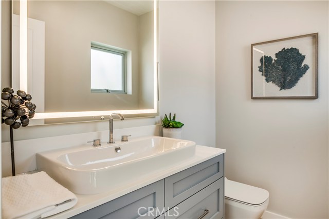 409 3rd Street, Manhattan Beach, California 90266, 5 Bedrooms Bedrooms, ,2 BathroomsBathrooms,Residential,Sold,3rd,SB19219164