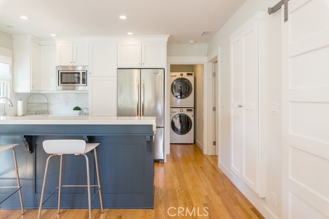 304 Gertruda Avenue, Redondo Beach, California 90277, 3 Bedrooms Bedrooms, ,2 BathroomsBathrooms,Residential,Sold,Gertruda,PV17065927