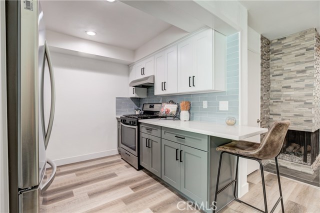 1320 12th Street, Manhattan Beach, California 90266, 2 Bedrooms Bedrooms, ,2 BathroomsBathrooms,Residential,Sold,12th,SB20186384
