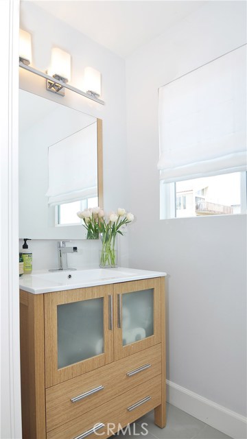 807 Carnelian Street, Redondo Beach, California 90277, 3 Bedrooms Bedrooms, ,2 BathroomsBathrooms,Residential,Sold,Carnelian,SB18167139