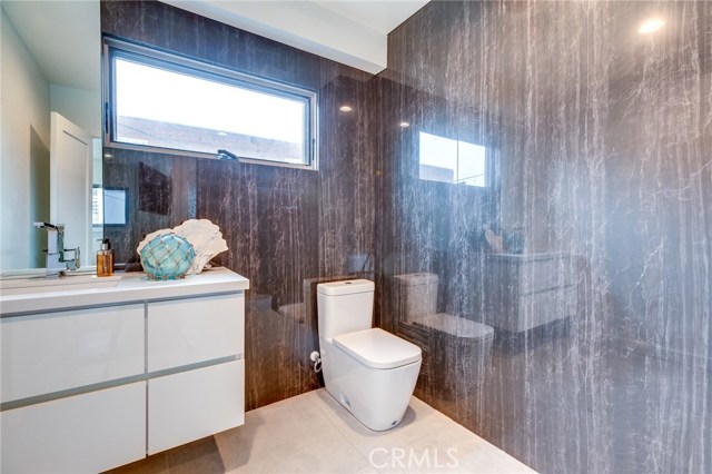 206 Moonstone Street, Manhattan Beach, California 90266, 4 Bedrooms Bedrooms, ,1 BathroomBathrooms,Residential,Sold,Moonstone,SB19150217