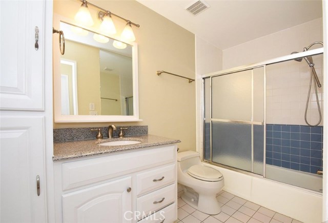 Hallway Full Bathroom